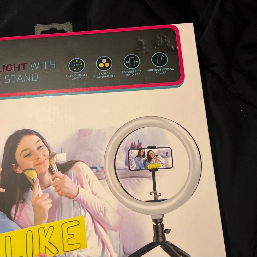 Tripod selfie light with remote